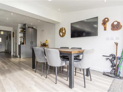 Family Dining Kitchen Photo Three)
